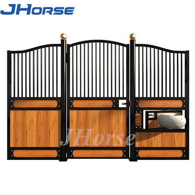 Classic Equine 14 Foot Barn Stall Fronts อุปกรณ์แผงม้าสังกะสีมีหลังคาคลุมอย่างมั่นคง