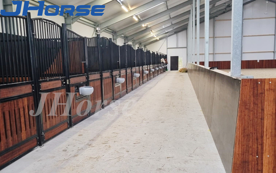คอกม้ายุโรป 12 ฟุต Barn Stable Powder Coated หรือ Galvanize Surface Treatments