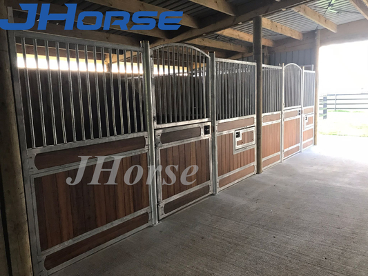 อุปกรณ์ขี่ม้า โครงสร้างสำเร็จรูป แผงคอกม้าในร่ม Simple Horse Stable 4.0m