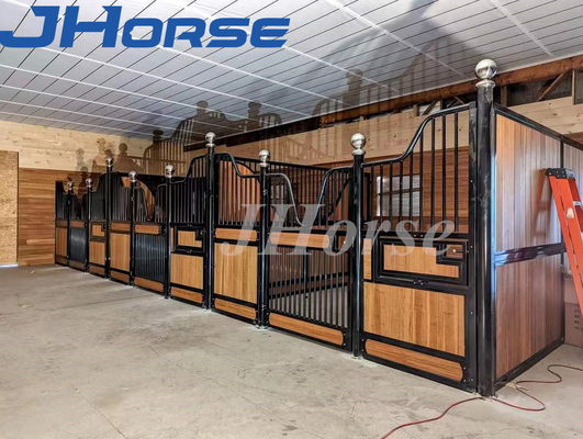 ความทนทานสูง 4 * 2.2m Prefab Horse Stall Front Horse Barn Fronts