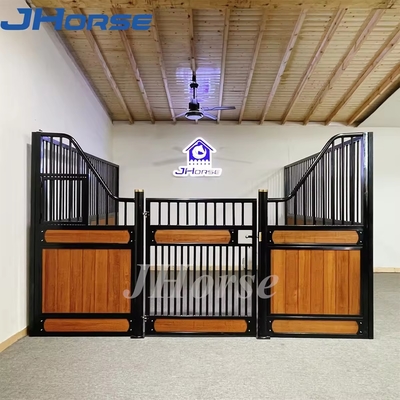 สีที่กําหนดเอง ม้าที่มั่นคง แผ่นหน้า 2.2m ความสูง Powder Coated สตูลม้ายุโรป